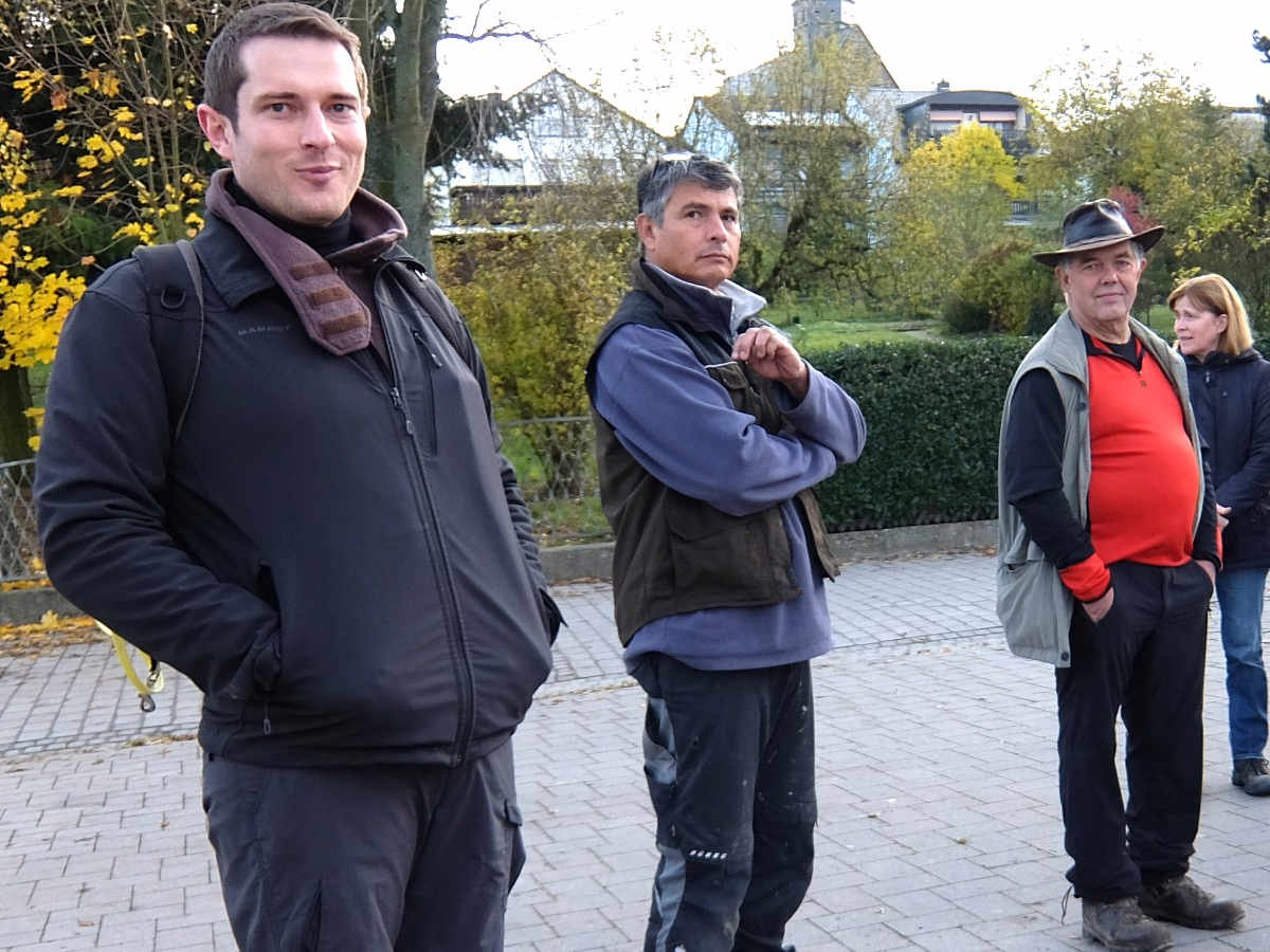 Die Offiziellen bei der Eröffnung